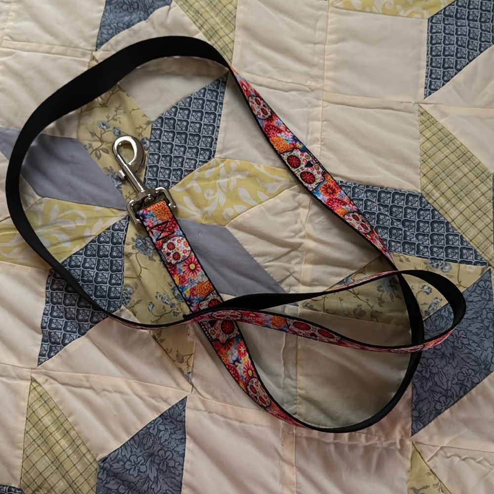 Dog, beautiful brand new Day of the Dead leash